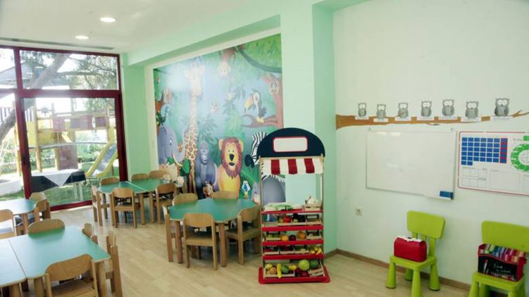 Ypoxreotiki ekpaideysi