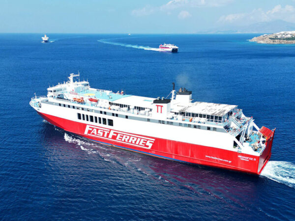 Fast Ferries: Έκπτωση σε εκπαιδευτικούς