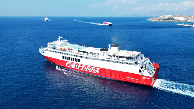 Fast ferries: έκπτωση σε εκπαιδευτικούς