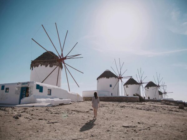 Mykonos island, ΕΡΓΑΣΙΑ ΣΤΗ ΜΥΚΟΝΟΣ