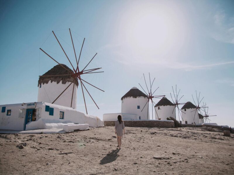 Mykonos island, ΕΡΓΑΣΙΑ ΣΤΗ ΜΥΚΟΝΟΣ