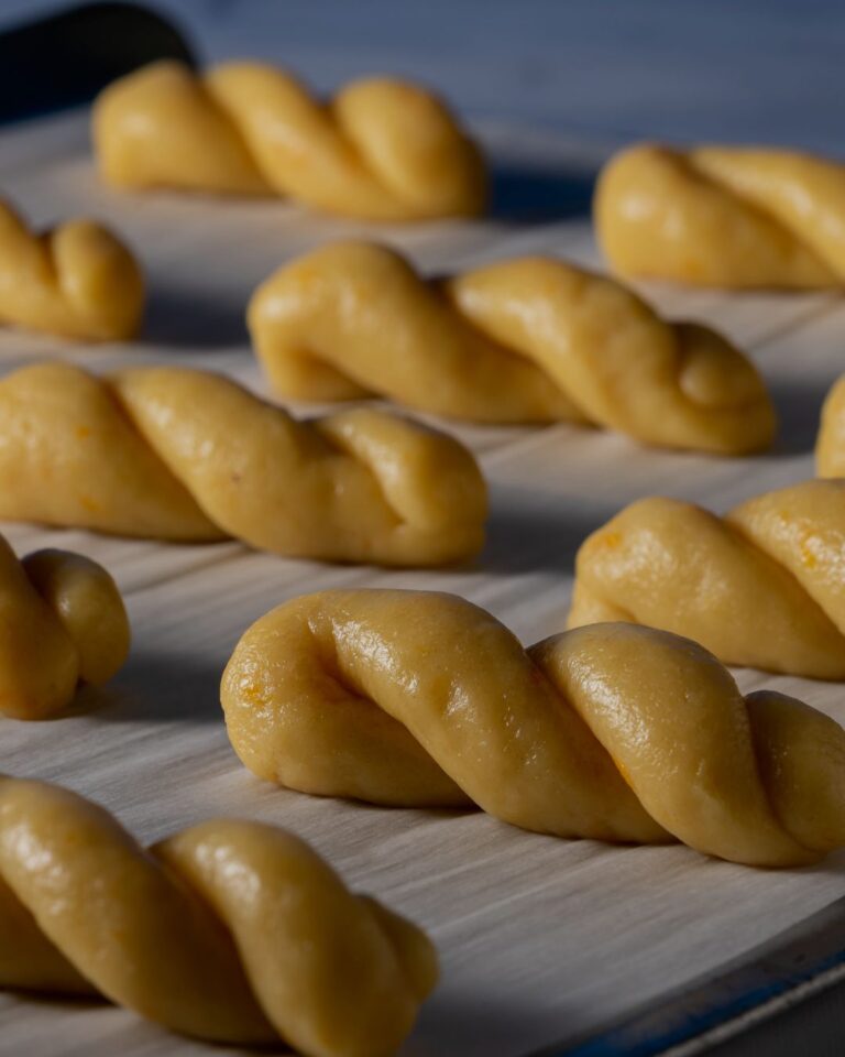 Παραδοσιακά πασχαλινά κουλουράκια