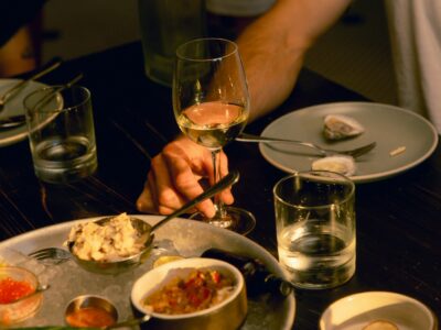 Η μυστική όαση του μυκόνου: εστιατόρια που προσφέρουν ιδιωτικότητα και υψηλή γαστρονομία