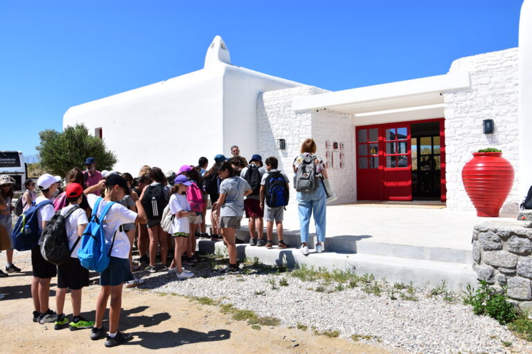 Εκδρομή περιβαλλοντικής εκπαίδευσης του σχολείο άνω σύρου στο κτίριο “ευριπης”